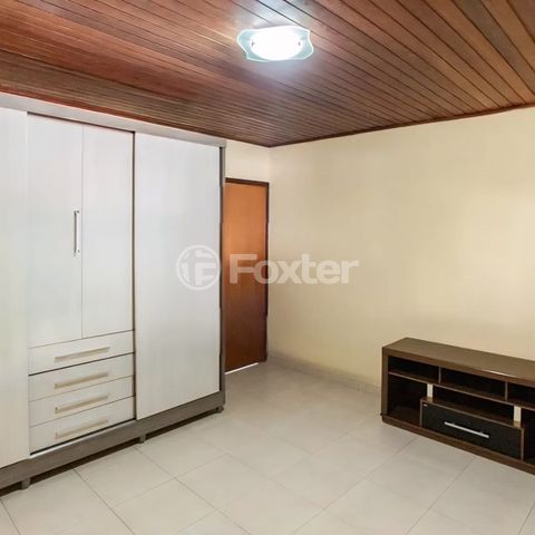 Image 7 - 882370