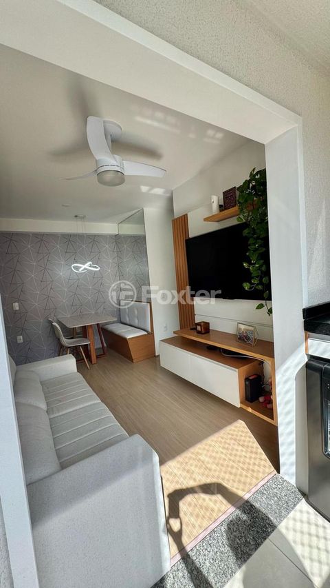 Image 7 - 882371
