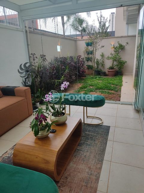 Image 4 - 882372