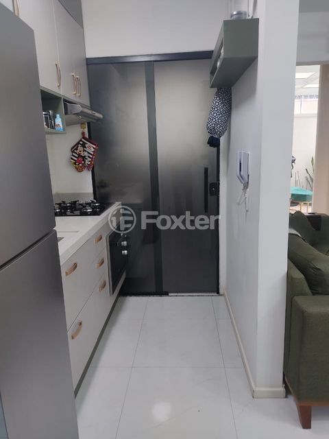 Image 11 - 882372