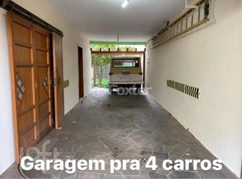 Image 8 - 882383