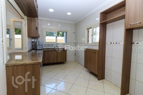 Image 9 - 882412