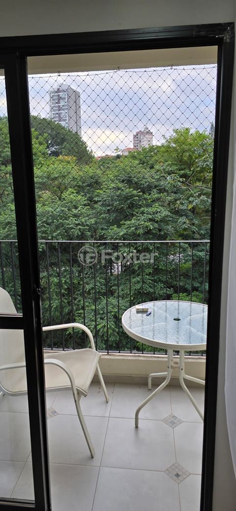 Image 1 - 882414