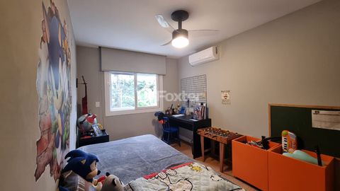 Image 14 - 882418