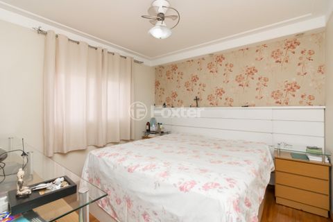 Image 17 - 882484
