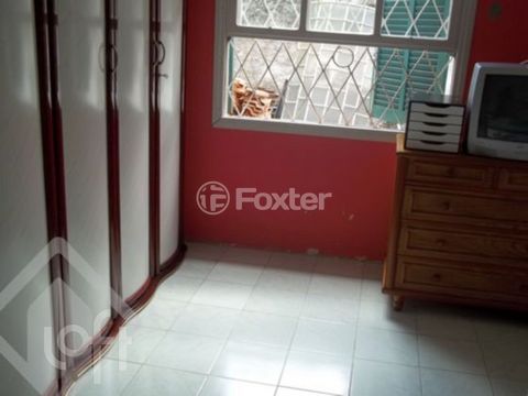 Image 7 - 882487