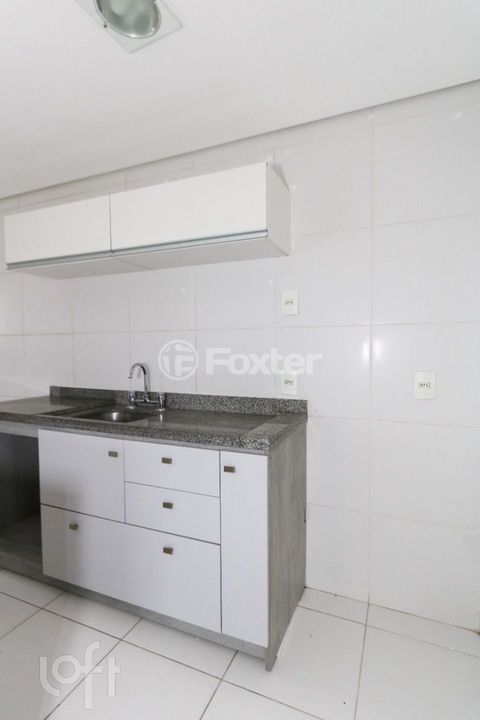 Image 7 - 882504