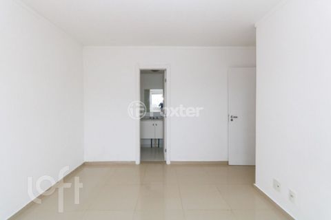 Image 18 - 882504