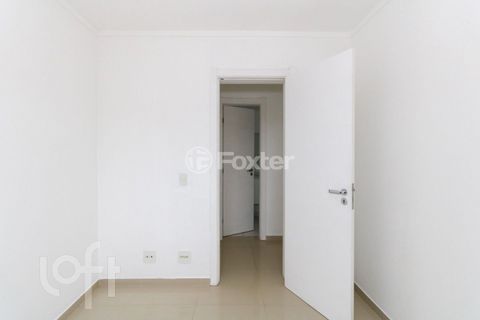 Image 16 - 882504