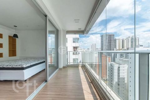 Image 8 - 882511