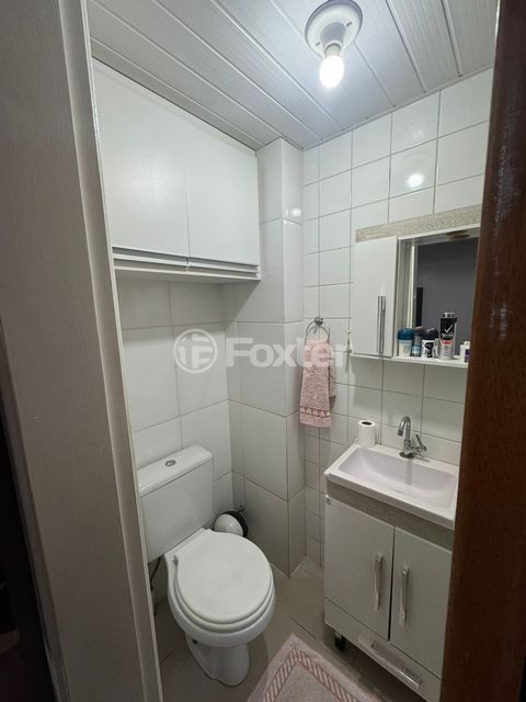 Image 7 - 882512