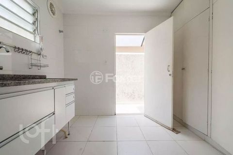 Image 9 - 882513