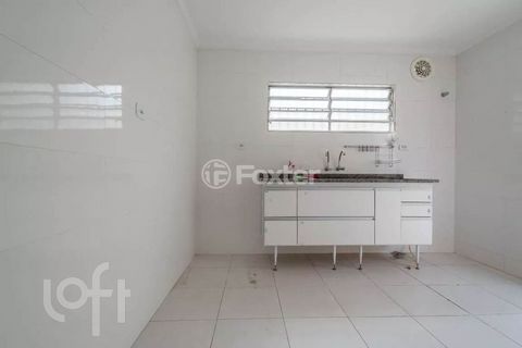 Image 7 - 882513