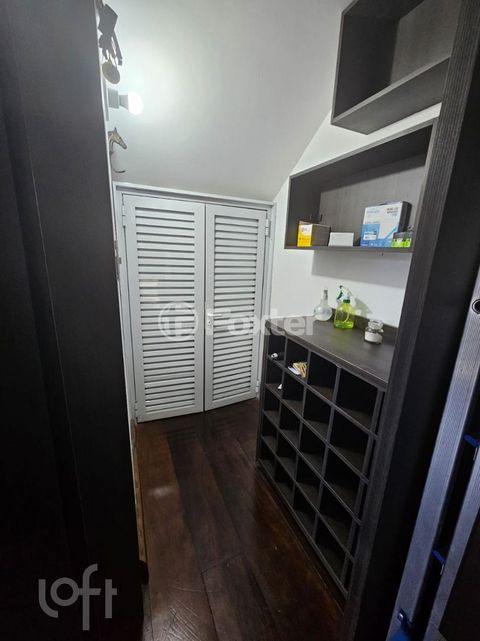 Image 7 - 882514
