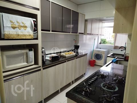 Image 4 - 882517
