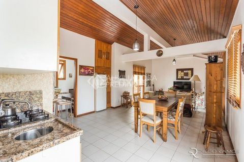 Image 19 - 882520