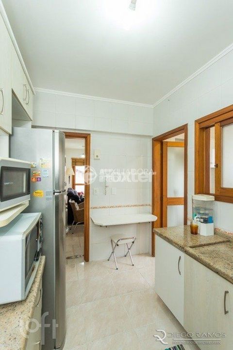 Image 7 - 882520