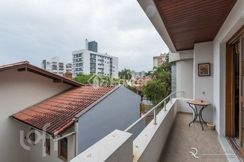 Image 18 - 882520
