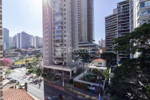 Image 2 - 882523