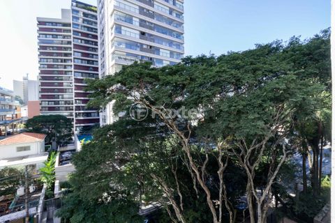 Image 17 - 882523