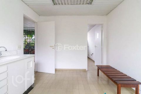 Image 4 - 882524