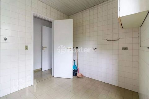 Image 8 - 882524