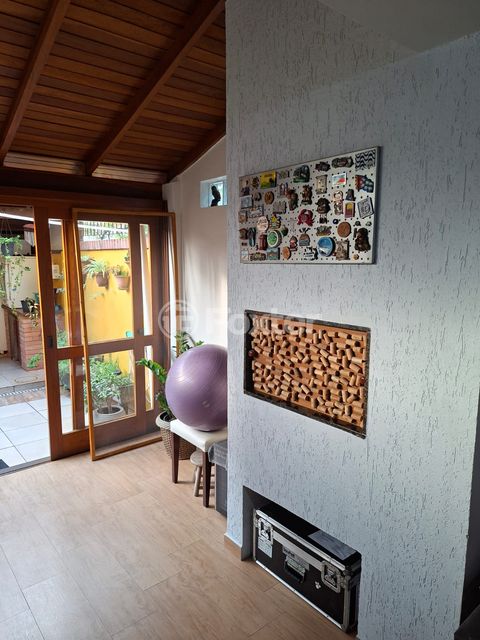 Image 4 - 882526