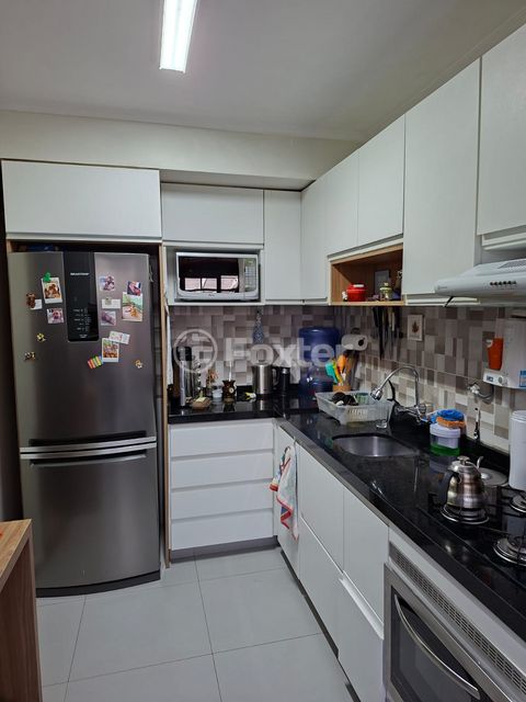 Image 9 - 882526