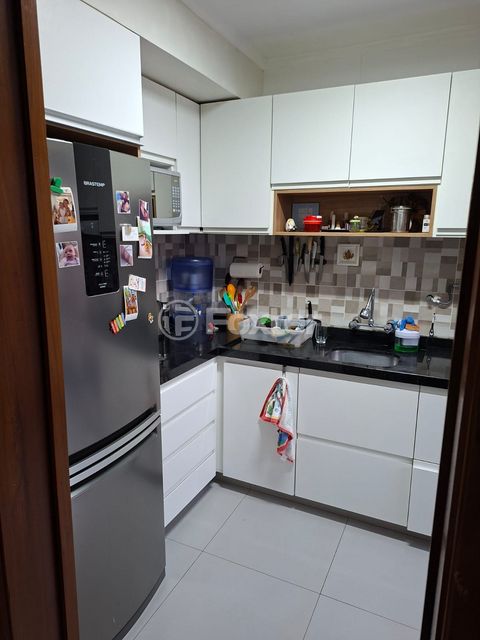 Image 10 - 882526