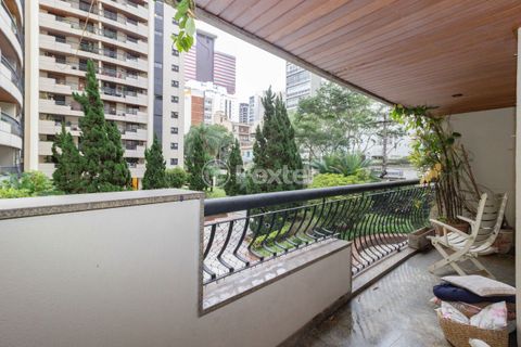 Image 3 - 882528