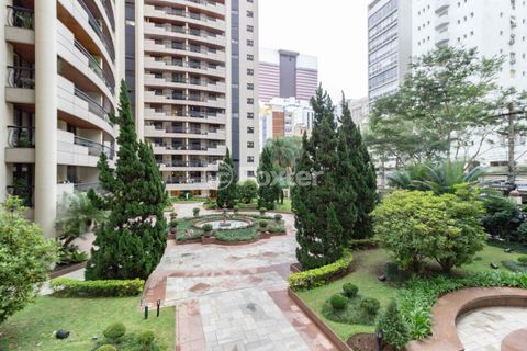 Image 5 - 882528