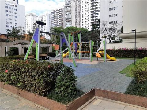 Image 3 - 882528