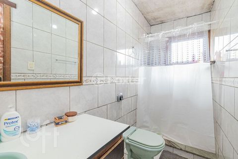 Image 19 - 882529