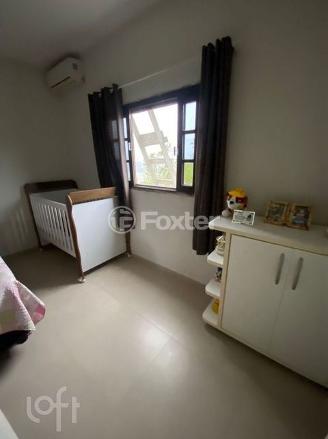 Image 10 - 882530