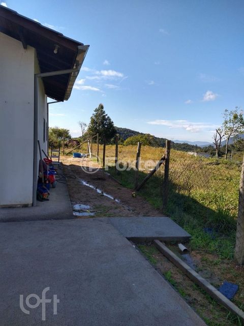 Image 2 - 882530