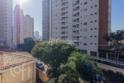 Image 5 - 882540