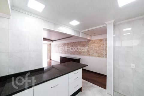 Image 10 - 882551