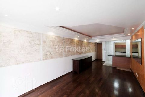 Image 6 - 882551