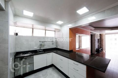 Image 9 - 882551