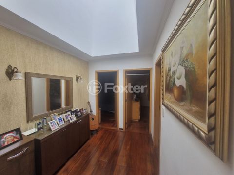 Image 7 - 882590