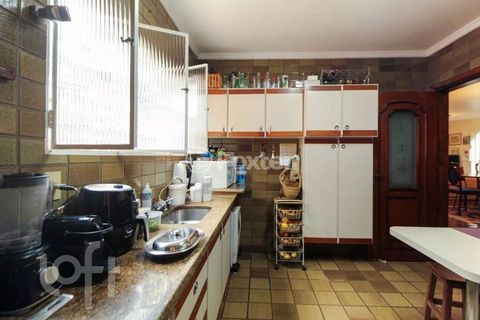 Image 13 - 882617