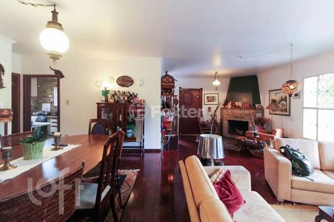 Image 3 - 882617