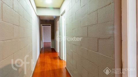 Image 7 - 882623