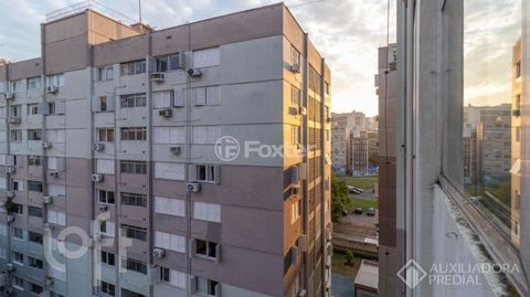 Image 1 - 882623