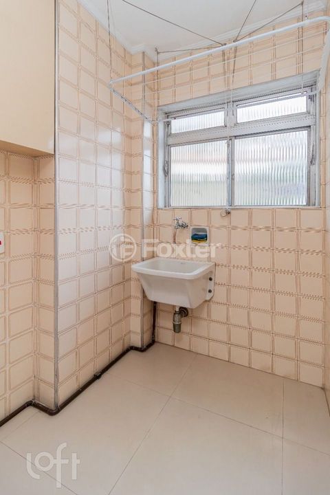 Image 8 - 882631