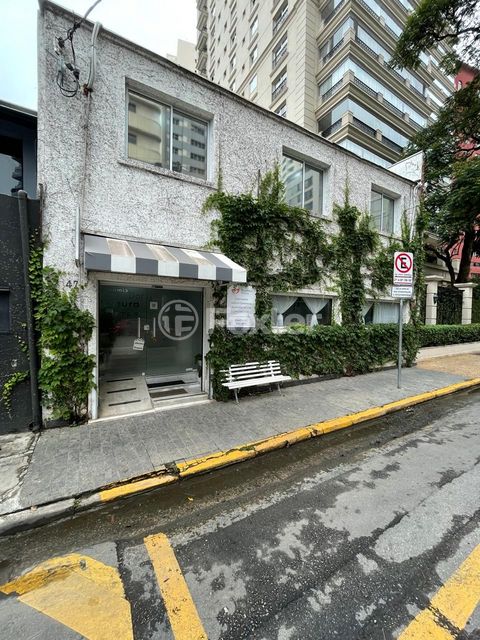 Image 9 - 882635