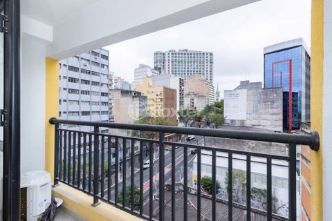 Image 6 - 882638