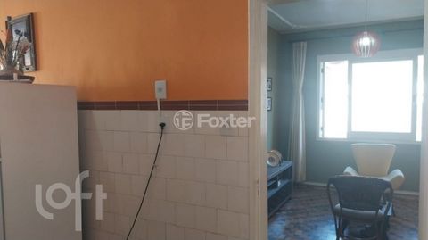 Image 7 - 882641