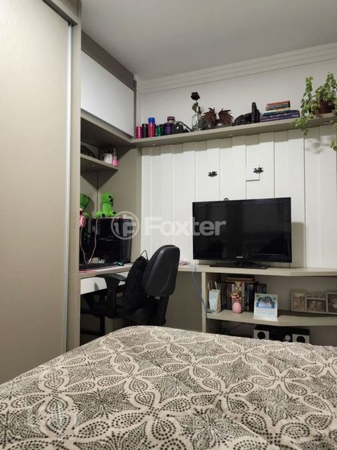 Image 11 - 882645