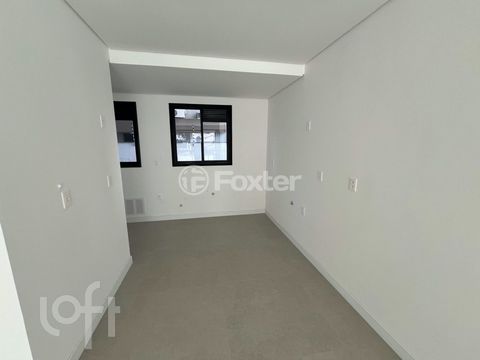 Image 3 - 882647